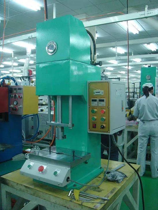 lengadesign丨助力上海铸恩实业品牌形象升级，赋能液压动力机械智造未来