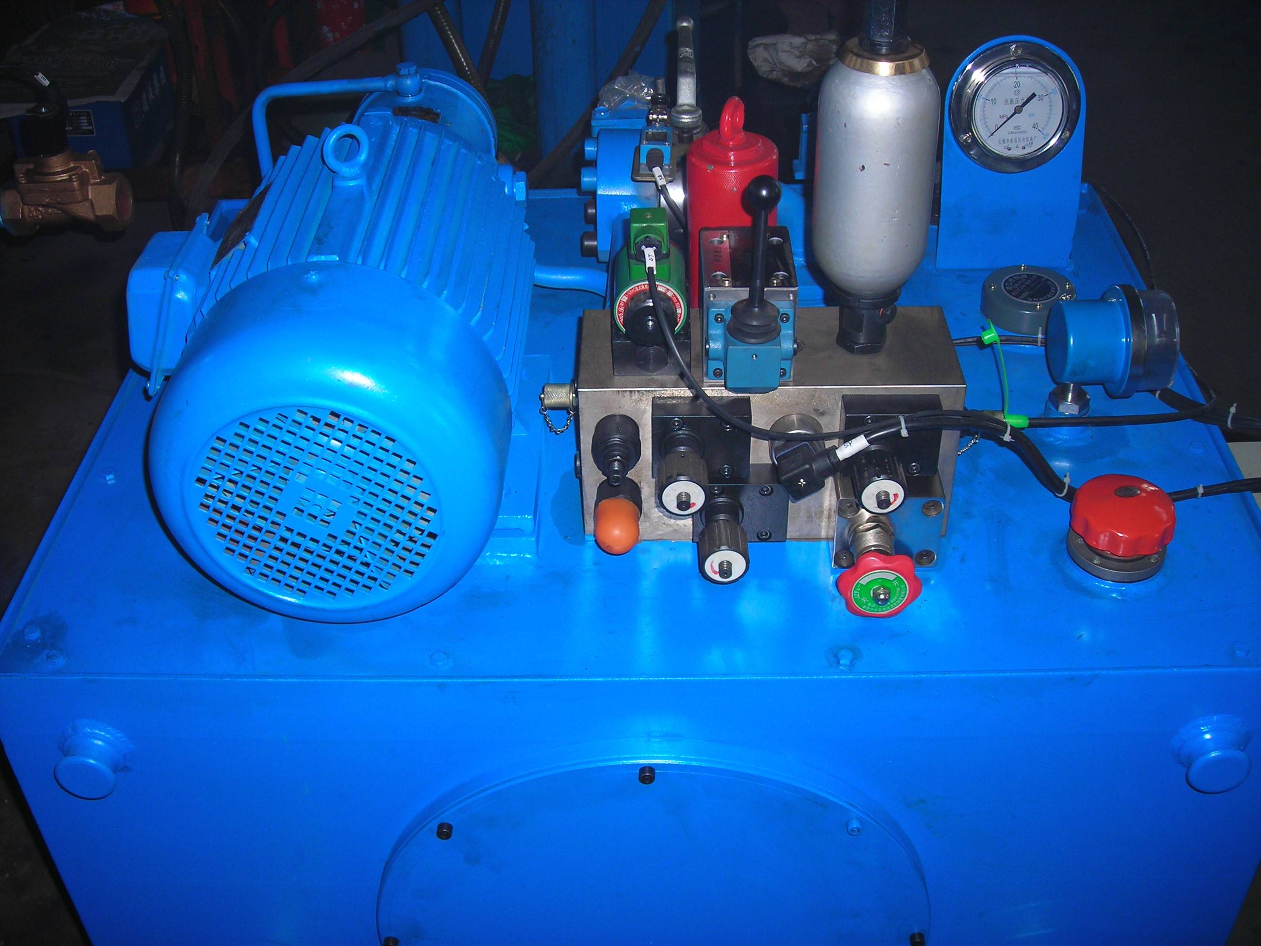 折弯机液压站液压油更换周期详解与维护建议